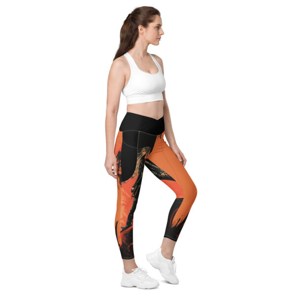 V-Bund-Leggings mit Taschen "Rocker" durchgehend Bedruckt. Frau rechte Seite