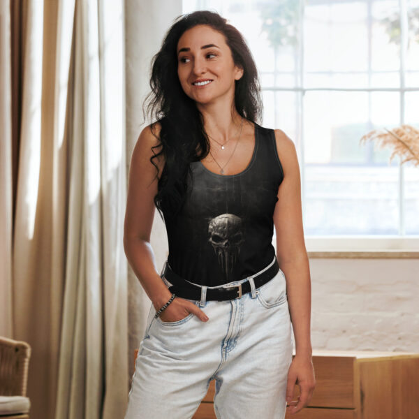 Tank-Top "Schädel" von vorne gezeigt mit einer Frau