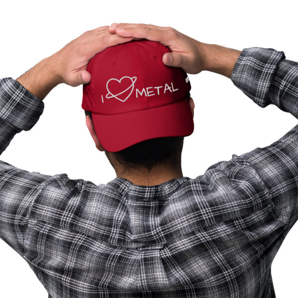 Dein neuer Style-Begleiter: Die Dad Cap in cranberry ist das perfekte Accessoire für jeden Anlass.