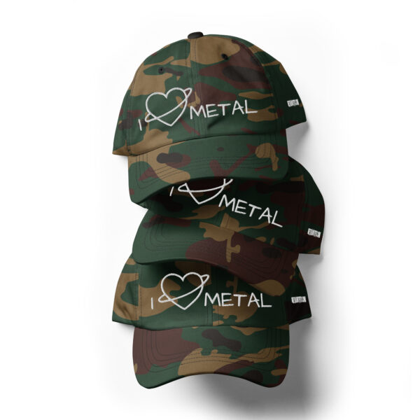 Dein neuer Style-Begleiter: Die Dad Cap in grün-camouflage ist das perfekte Accessoire für jeden Anlass.