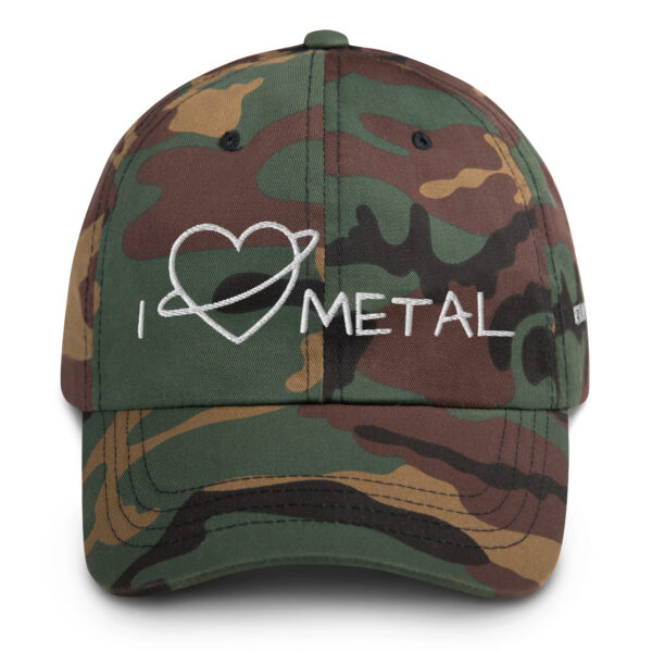 Dein neuer Style-Begleiter: Die Dad Cap in grün-camouflage ist das perfekte Accessoire für jeden Anlass.